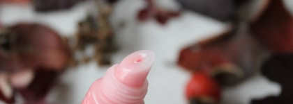 Essence Glossy kiss lipbalm 02 Raspberry kiss