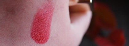 Clarins Rouge Prodige True-Hold Colour and Shine Lipstick №121 Red prodige