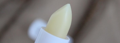 Gourmandise Насыщенный бальзам для губ на основе масел миндаля, жожоба и манго