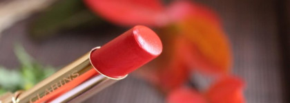 Clarins Rouge Prodige True-Hold Colour and Shine Lipstick №121 Red prodige