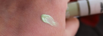 Essence Colour Correcting liquid concealer Anti redness 30 pastel green