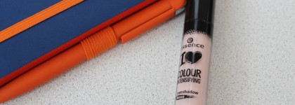 Essence I Love Colour Intensifying Eyeshadow base