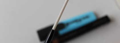 Avon True colour Glimmerstick Lip Liner Прозрачный карандаш для губ в оттенке Clear