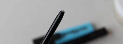 Avon True colour Glimmerstick Lip Liner Прозрачный карандаш для губ в оттенке Clear