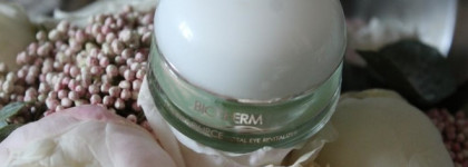 Biotherm Aquasourse Total Eye Revitalizer Крем для век