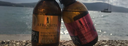 Afrodita cosmetics Massage Oil with macadamia oil Strawberry Kiss и Afrodita cosmetics Massage Oil with jojoba oil Relax
