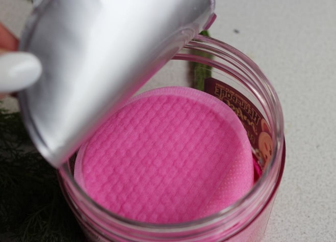 Elizavecca Milky Piggy Hell-Pore Perfect Wine Sparkling Peeling Pad