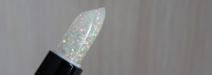 Космос с Essence Glimmer Glow Lipstick Colour Changing