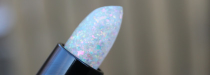 Космос с Essence Glimmer Glow Lipstick Colour Changing