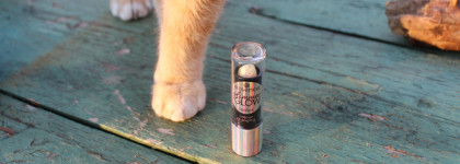 Космос с Essence Glimmer Glow Lipstick Colour Changing