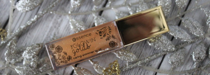 Essence The Glowin' Golds Caring Shimmer Lip Oil Ухаживающее масло для губ с блеском в оттенке №01 Heart Of Gold и сравнение с маслом Clarins Lip Comfort Oil
