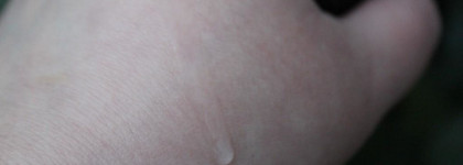 Essence The Glowin' Golds vitamin C glow serum Сыворотка для лица с витамином С и сиянием