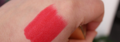 Burberry Kisses 109 Military Red Satin Lip Colour, Hydrating & Long-Lasting