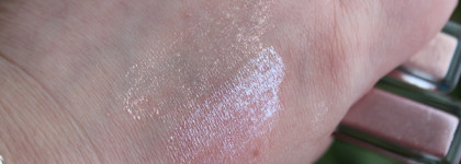 Vivienne Sabo Artiste 24/7 в оттенках 01 Argent Brilliant и 02 Brilliant Dore