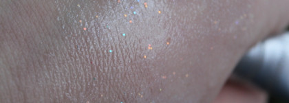 Гурмандиз Caramel Kiss Lip Gloss Объем Мерцание Блеск для губ "Карамельный поцелуй" в оттенке 01 - самый недорогой блеск в моей косметичке