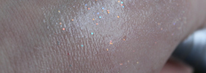 Гурмандиз Caramel Kiss Lip Gloss Объем Мерцание Блеск для губ "Карамельный поцелуй" в оттенке 01 - самый недорогой блеск в моей косметичке