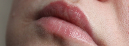 Vivienne Sabo Le Mon Citron Lip Gloss в оттенке 01