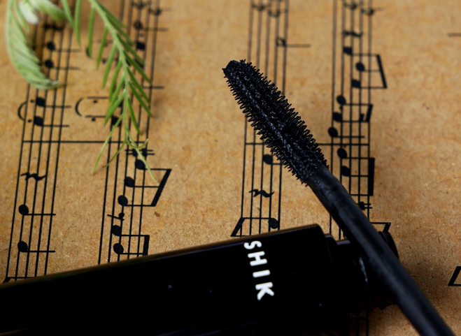 Shik Extra Volume Eyelash mascara - тушь для бархатных черных ресниц