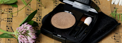 Золото? Chanel Ombre Premiere Longwear Powder Eyeshadow 32 Bronze Antique