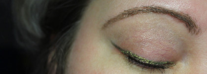 Магия вне Хогвартса - карандаши Beauty Bomb UFO Holographic Conspiracy 01, 02, 03 Eye Pencil