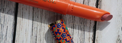 Vivienne Sabo Матовая пудровая помада FrancAfrique в оттенке 01 Voodoo-Do