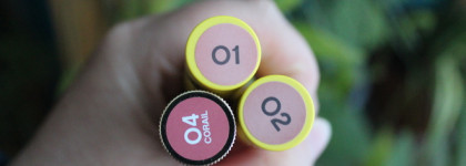 Новинка Vivienne Sabo - глянцевая помада-бальзам для губ Glossy lip balm LaLa Laque в оттенке 04 Corail