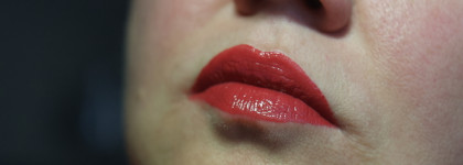 На десять лет назад с помадами Chanel Rouge Coco Stylo в оттенках 214 Message, 202 Conte, 206 Histoire