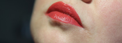 На десять лет назад с помадами Chanel Rouge Coco Stylo в оттенках 214 Message, 202 Conte, 206 Histoire