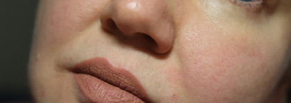 Essence 8h Matte Liquid lipstick 03 Soft Beige