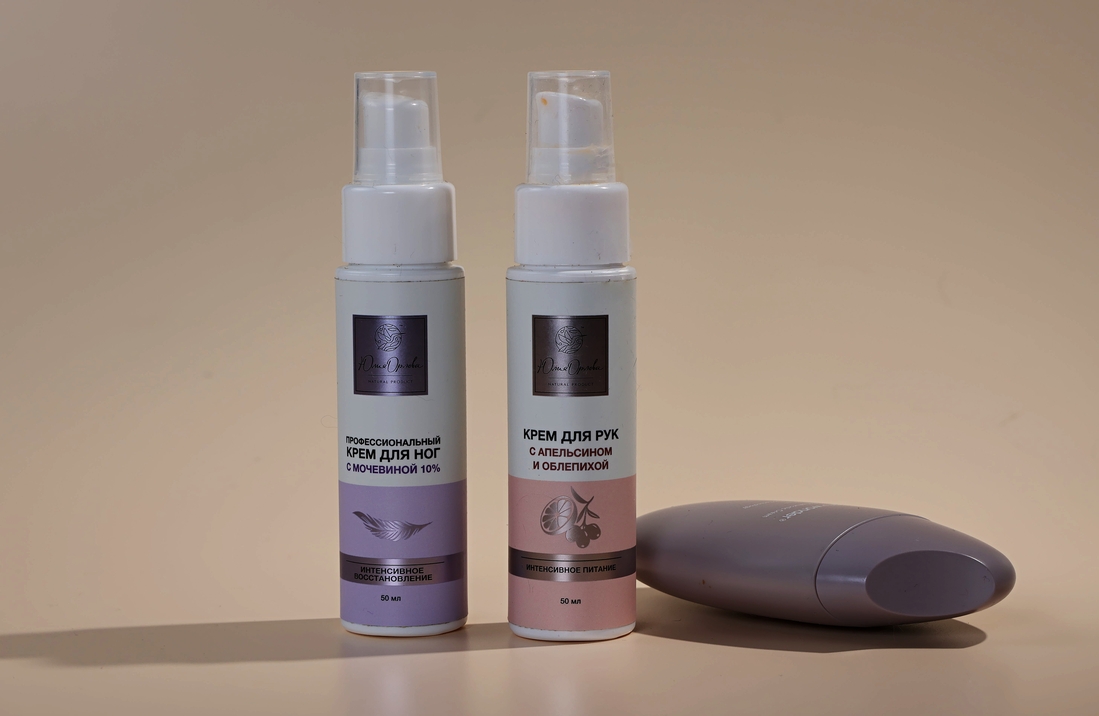 Забыла добавить эти кремы, поэтому вышло разделение на две фотографии.