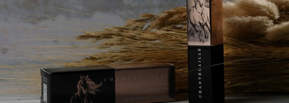 Пожалуй, одна из лучших помад в последнее время Chantecaille Lip Veil в оттенке Laurel