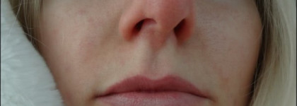 Помада-аутсайдер Essence Lipstick #52 In The Nude