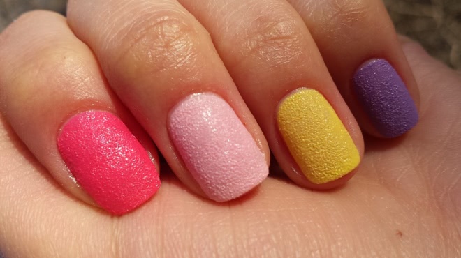 Весеннее настроение с сахарными лаками nailLOOK №31073, №31078, №31075, №3182