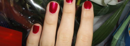 Очаровательный красный: лак для ногтей Classics Charming #26
