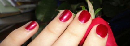 Очаровательный красный: лак для ногтей Classics Charming #26