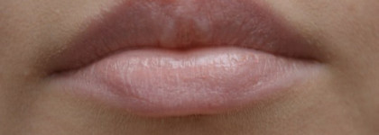 Не такая уж и невинная...помада L'oreal Rouge Caresse 02 Innocent pink