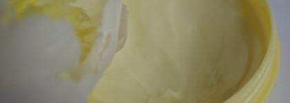 Масло для тела The Body Shop Body Butter Beurre Corporel Moringa и бальзам для губ The Body Shop Born Lippy Passionberry Lip Balm