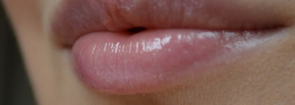Масло для тела The Body Shop Body Butter Beurre Corporel Moringa и бальзам для губ The Body Shop Born Lippy Passionberry Lip Balm