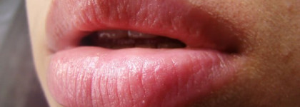 Помада-блеск для губ Chanel Rouge Coco Shine №70 Sourire