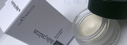 Diego dalla Palma Illuminating eye base № 23 не только подсвечивает, но и устраняет огрехи века