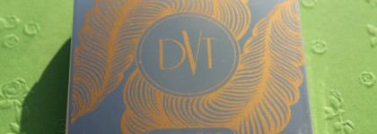 Румяна из рождественской лимитированной коллекции Dita Golden Vintage Blusher от Artdeco