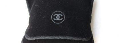 Стар-продукт весенней коллекции Шанель(Chanel Spring 2013 Precieux Printemps de Chanel Collection) - пудра-хайлайтер Highlighting Face Powder Signee de Chanel