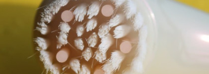 Щётка для чистки лица Cleansing Massage Brush от Shiseido