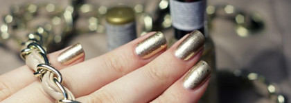 Золотой запас: Sally Hansen Xtreme wear 485 Golden-I и Essence Colour & go Make it golden
