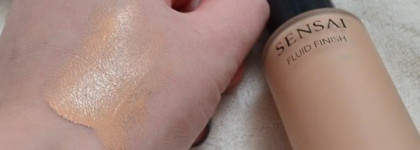 Тональный крем Kanebo Sensai Fluid Finish SPF 15 тон 202 soft beige