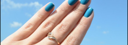 Лак цвета неба. YSL La Laque Long Lasting Nail Laquer 137 Turquoise Utopique