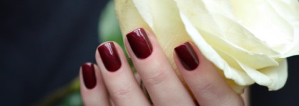 Chanel Le Vernis Nail Colour Vamp 18
