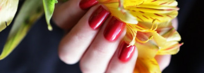 Chanel Le Vernis Nail Colour Rouge #19