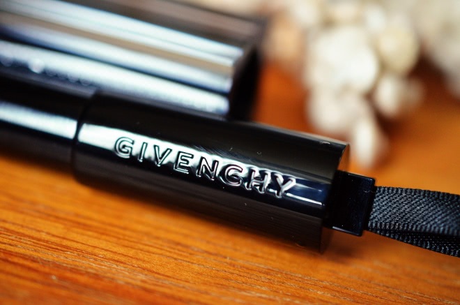 Очередная черная. Givenchy Rouge Interdit Vinyl #16 Noir Revelateur