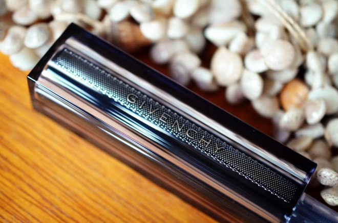 Очередная черная. Givenchy Rouge Interdit Vinyl #16 Noir Revelateur